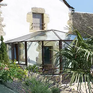 Les Hôtes Du Lac, Et Tables D'hôtes Couette-café Mandailles (Aveyron)